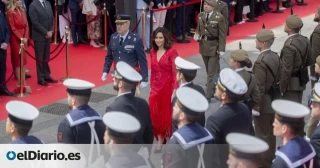 El Constitucional suspende el intento de Ayuso de evitar que se recuerde el pasado franquista de la Puerta del Sol