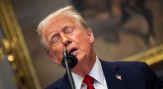 Trump anuncia una pausa de tres meses en los 'megaaranceles' y los deja en el 10% salvo para China: Pekín se lleva un 125%