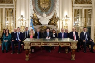 El rescate del gobierno de Milei costará 42.000 millones de dólares y más penurias para el pueblo argentino