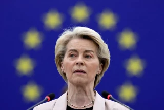 La debilidad de Von der Leyen frente a Trump desarma a Europa
