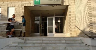 Muere un bebé al desangrarse tras una circuncisión clandestina en una casa de Roquetas