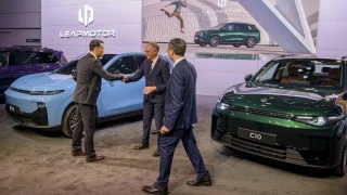 Un alto cargo de Stellantis afirma que la china Leapmotor producirá en Zaragoza