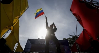 Los inmigrantes de Nueva York reciben un sombrío correo electrónico: "Es hora de que te vayas" [ENG]