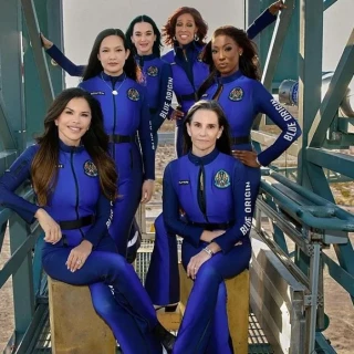 Un conocido periódico invisibiliza a la primera mujer (soviética) que viajó al espacio y las redes estallan: "Qué vergüenza dais"