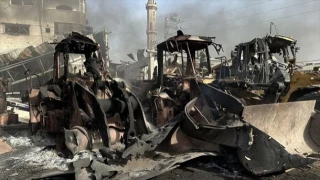 Israel destruye excavadoras, camiones de agua y de basura en diferentes puntos de Gaza