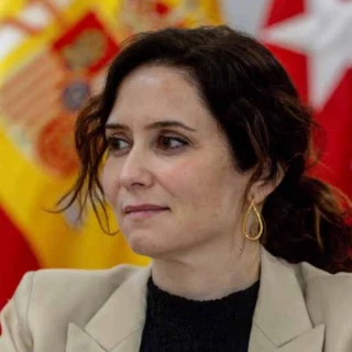 Vox y Ayuso enfangan la crisis del apagón con ataques a Sánchez y bulos