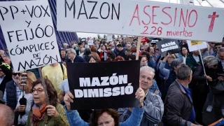 No solo Mazón se ríe de las víctimas de la DANA: denuncian peinetas y gestos despectivos de asistentes al congreso del PPE en Valencia