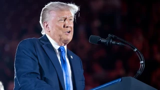 Trump sugiere a los republicanos que empiecen a expulsar a los demócratas del Congreso [Eng]