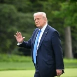 Trump, preguntado si tiene que 'defender la Constitución', dice: 'No lo sé' (ING)