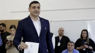 El ultranacionalista Simion se impone en la primera ronda de las presidenciales en Rumanía, según sondeos a pie de urna