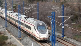 Óscar Puente denuncia un "grave sabotaje" en la línea de alta velocidad Madrid-Sevilla con más de 6.000 viajeros afectados