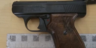 Un hombre encañona con una pistola a pasajeros del Metro de Madrid