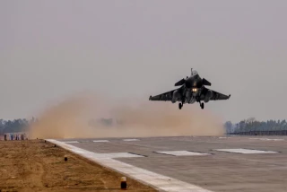 India-Pakistán: 125 aviones se enfrentan en uno de los combates aéreos más grandes de la historia reciente