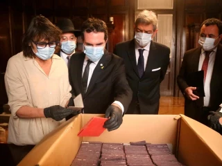 Impacto mundial: en la Corte descubren centenares de pasaportes y fichas de afiliados al partido nazi de la Argentina