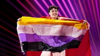 Adiós a la bandera LGTBIQ+ en Eurovisión: el festival prohíbe a los cantantes su exhibición