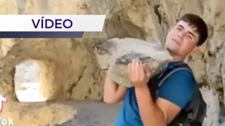 Indignación en Picos de Europa por el vídeo de un senderista tirando una piedra en el Cares