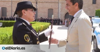 La jefa de la Policía de la Generalitat condecora a la responsable de custodiar grabaciones de Mazón el día de la DANA