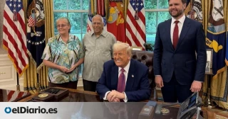 Un billón de dólares de intereses de deuda y rebaja fiscal, la pinza que retiró a EEUU su última triple A