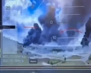 Ucrania ataca simultáneamente 4 bases aéreas rusas destruyendo bombarderos estratégicos (Eng)