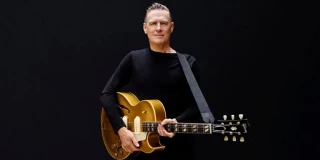 Bryan Adams: «Los contratos que me ofrecen las multinacionales discográficas son horribles, inaceptables»