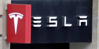 Las acciones de Tesla se desploman más de un 14% tras la guerra abierta entre Trump y Musk