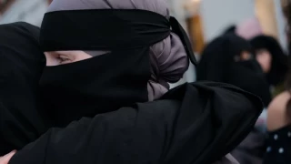 La primera ministra de Dinamarca propone prohibir el velo en las escuelas: "Dios debe quedar a un lado".