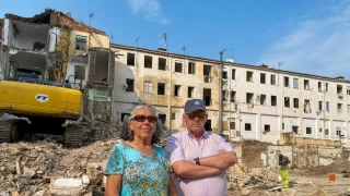 Loli y Pepe resisten ante el salvajismo inmobiliario de un fondo que ha convertido su hogar en escombros | Público