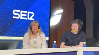 Una tripulante de Iberia lo rescató de la guerra con 14 días de vida y 32 años después se reencuentran en el trabajo