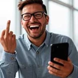 Empresa sancionada con 70.000€ por meter al trabajador en un grupo de Whatsapp