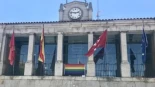 El Ayuntamiento de Robledo de Chavela anima a "taurinos, cazadores y maridos maltratados" a poner su bandera en la fachada para justificar la del Orgullo