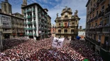 Pamplona da la bienvenida a San Fermín 2025 con un chupinazo en apoyo a Palestina: "¡Stop genocidio!"