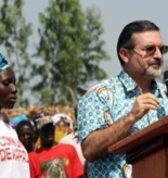 Miguel Gambín, sacerdote salesiano: "Monseñor, sus amigos de la ultraderecha no ven personas. Solo ven 'moritos' y 'negros'"