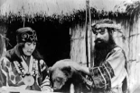 Fotografías poco comunes del pueblo ainu con osos, a los que consideran dioses [ENG]