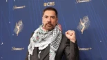 Javier Bardem, con pañuelo palestino, denuncia "el genocidio en Gaza" desde los Premios Emmy 2025