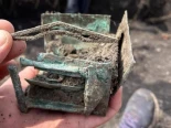Encuentran una domus romana y una caja de bronce que imita un templo en las “canabae” de la Legión V Macedónica