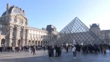 Un atraco en el Louvre obliga a cerrar el museo