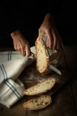 Pan con masa vieja en cocotte