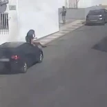 Detenido tras intentar deshacerse de un cadáver en plena calle en Roquetas de Mar