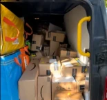 Un repartidor de Amazon se harta y enseña su furgoneta: "Esto es lo que os espera, guapos y guapas"