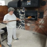 Negocios que son servicios en la España Vaciada: el único bar, panadería, floristería o dentista del pueblo