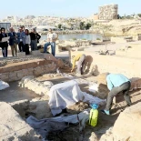 Hallan un calzado de esparto de 2300 años tras identificar una de las primeras viviendas de la Illeta dels Banyets