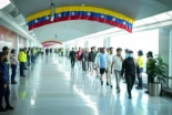 Aterriza en Venezuela avión estadounidense con migrantes en plena crisis de vuelos
