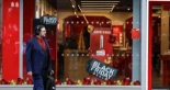 MediaMarkt y Carrefour, entre las siete grandes empresas multadas con 350.000 euros por el Gobierno por falsas rebajas en el Black Friday