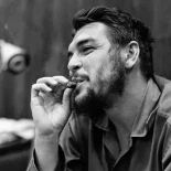 Che Guevara: Una vida contada en fotos históricas desde su juventud hasta sus últimos años