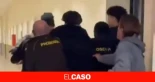 Tres menores sacan una pistola y hieren a los vigilantes de seguridad en un centro comercial en Salt