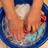 Cómo quitar las manchas de caca de la ropa interior