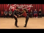 Una pareja gana concurso de baile improvisado en Budapest con la canción "Macarena"