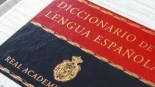 "La lengua no es inocente": una asociación pide a la RAE que reconsidere la inclusión de la palabra "mena" en el Diccionario