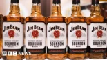 El fabricante de bourbon Jim Beam detiene la producción en su destilería principal durante un año [ENG]