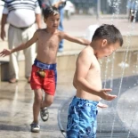 El cambio climático está reduciendo la estatura de los niños, y la humedad está empeorando la situación